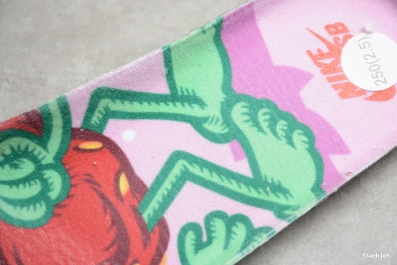 "Strawberry SB Cough" CW7093 600 Nike High Dunk - 0322